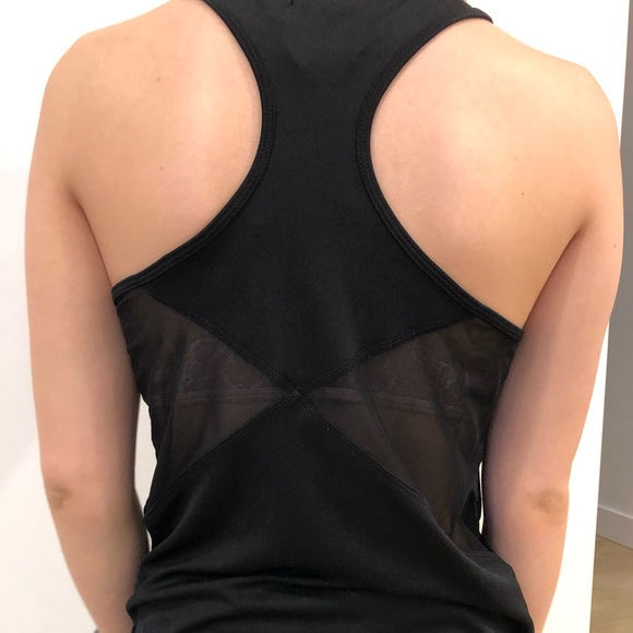 Athletic Mesh Sleveless T Shirt - Picture 3 of 6